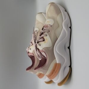 Sorel kinetic rnegd float womens sneakers size 7.5